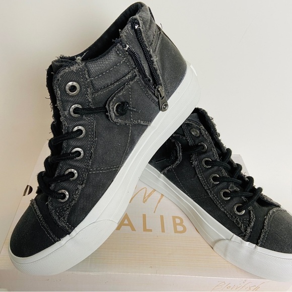 Blowfish Black and White Casual Canvas High-Top Sneakers with Zipper. - Picture 2 of 7